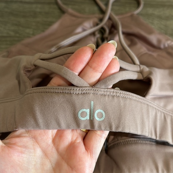 ALO Workout Bra - Medium - Picture 5 of 9